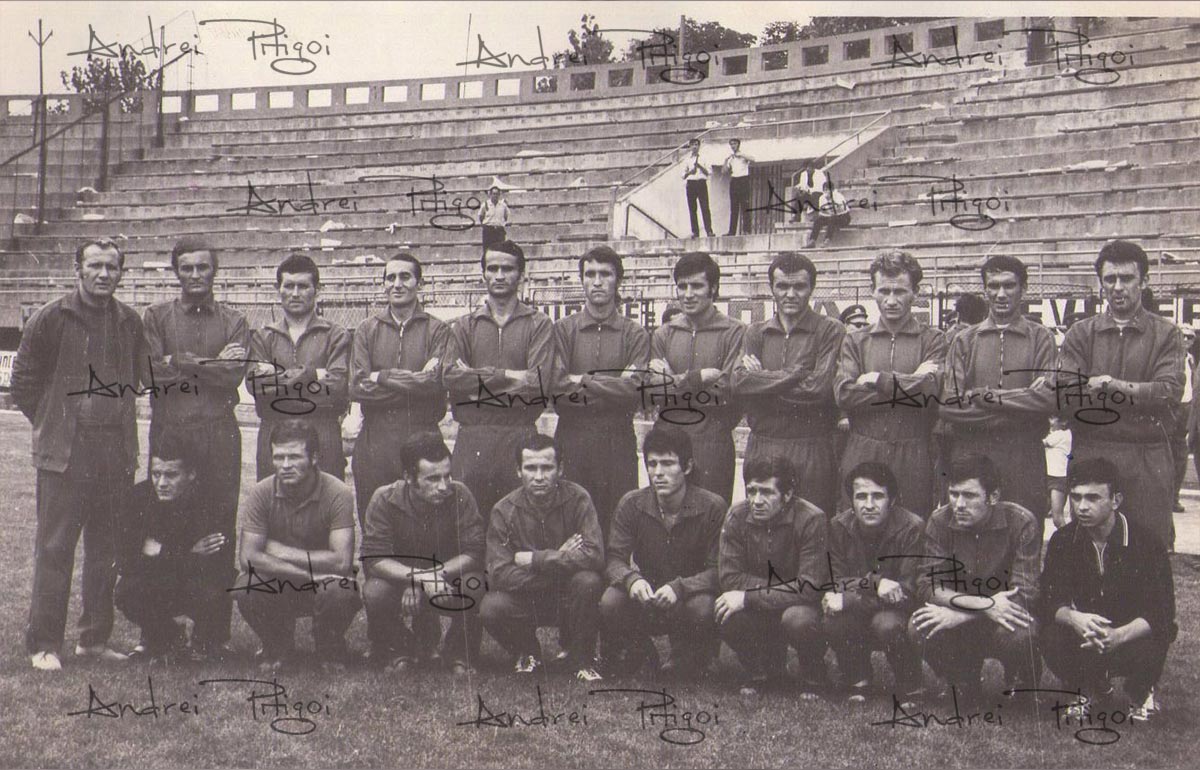 Gloria Buzău în anul promovării în Divizia B – 1972